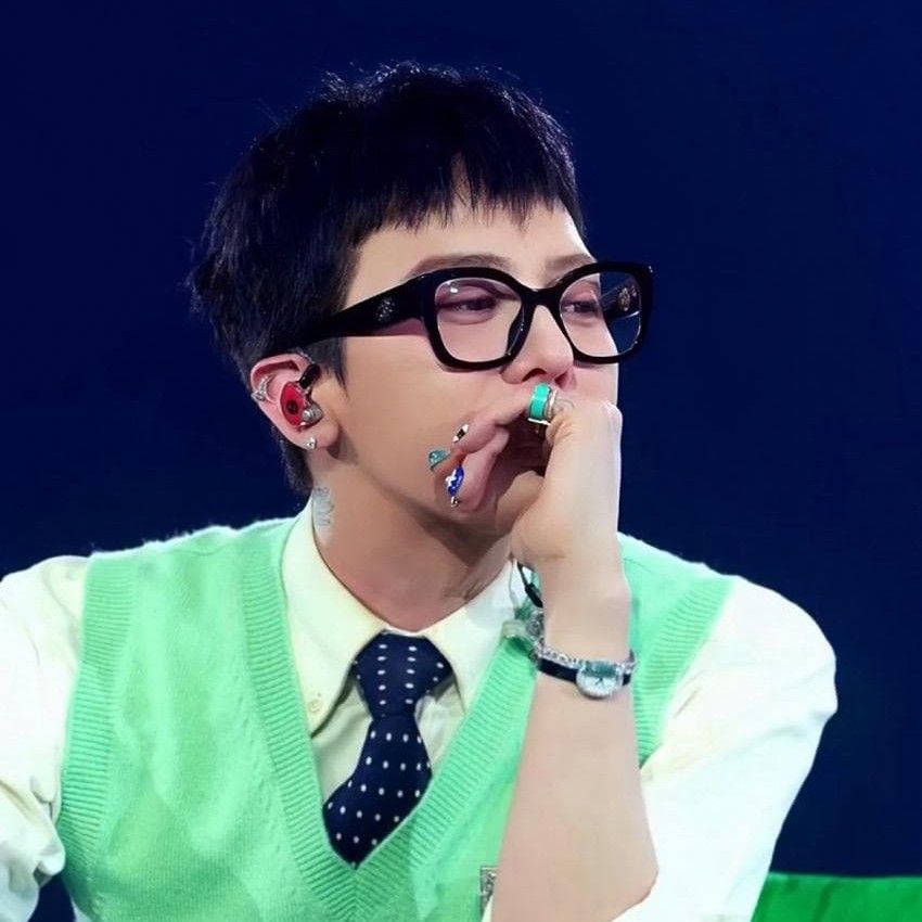 Recent activity shot of G-DRAGON (BIGBANG)