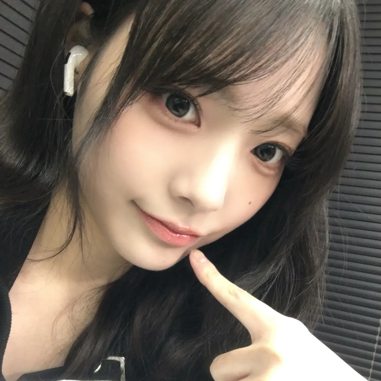 Recent activity shot of Siyeon (QWER)