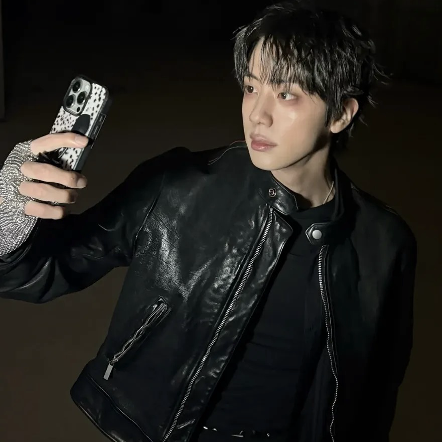 진 (방탄소년단)의 최신 사진