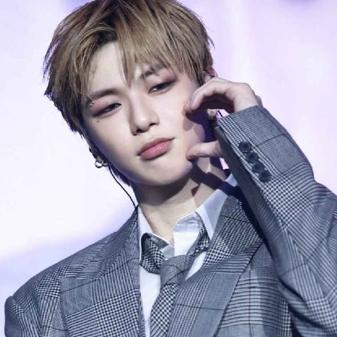 강다니엘의 최신 사진
