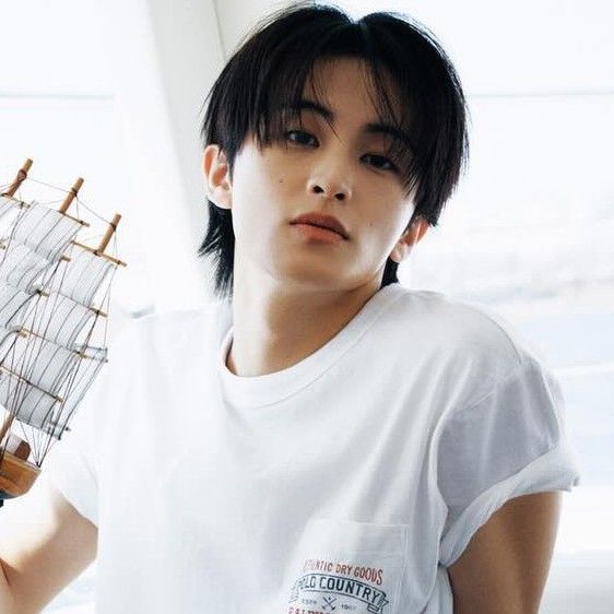 Behind-the-scenes cut of Mark (NCT 127, NCT DREAM)