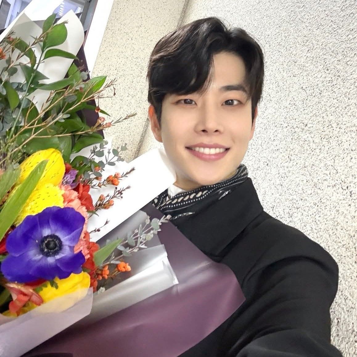 A moment captured by MJ (ASTRO)'s fan