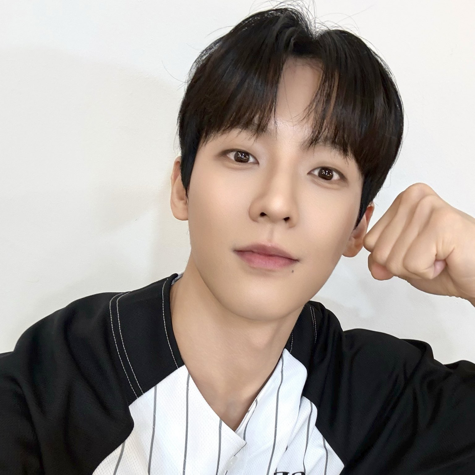 Foto aktivitas terbaru Lee Minhyuk (BTOB)