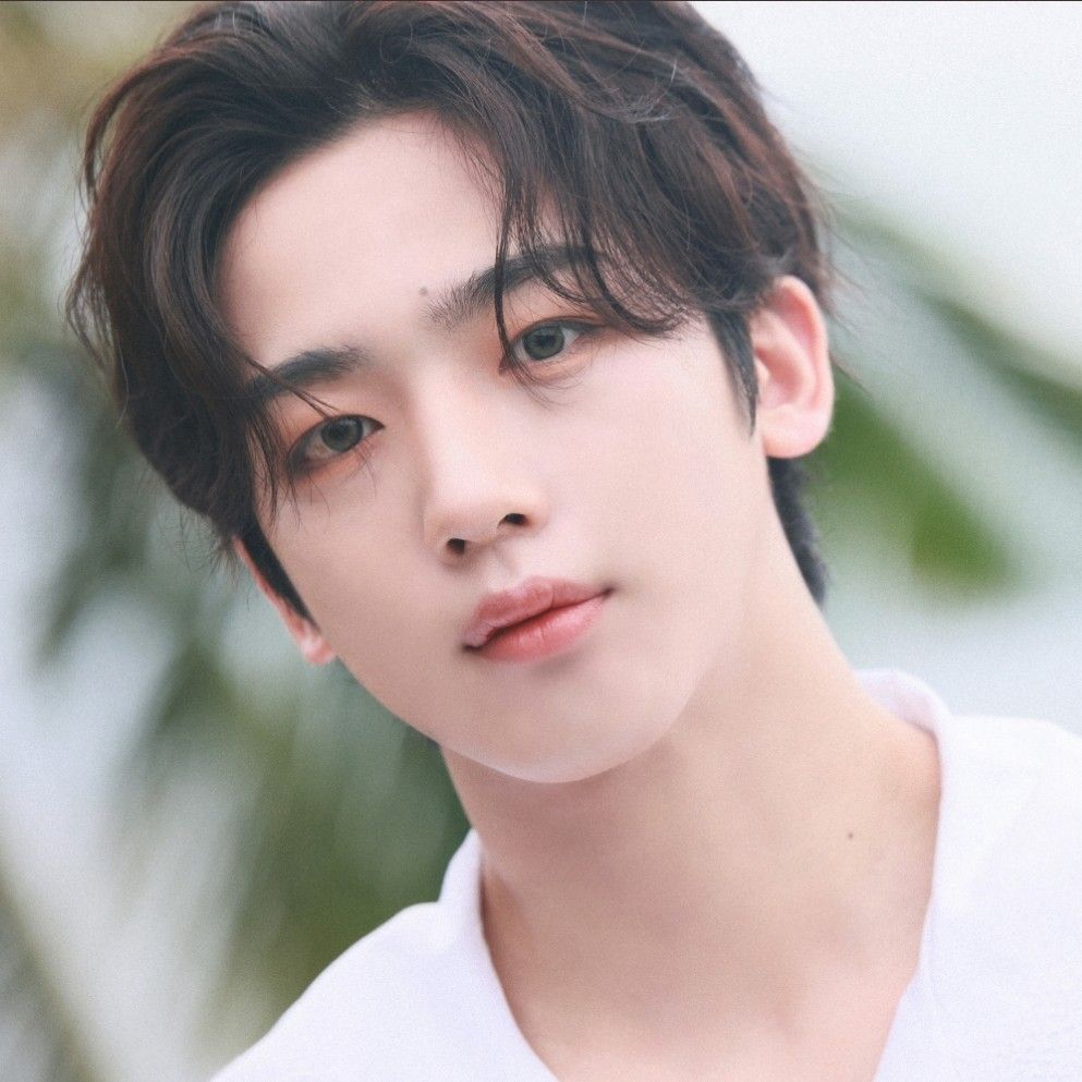 A moment captured by Kim Yohan (WEi)'s fan