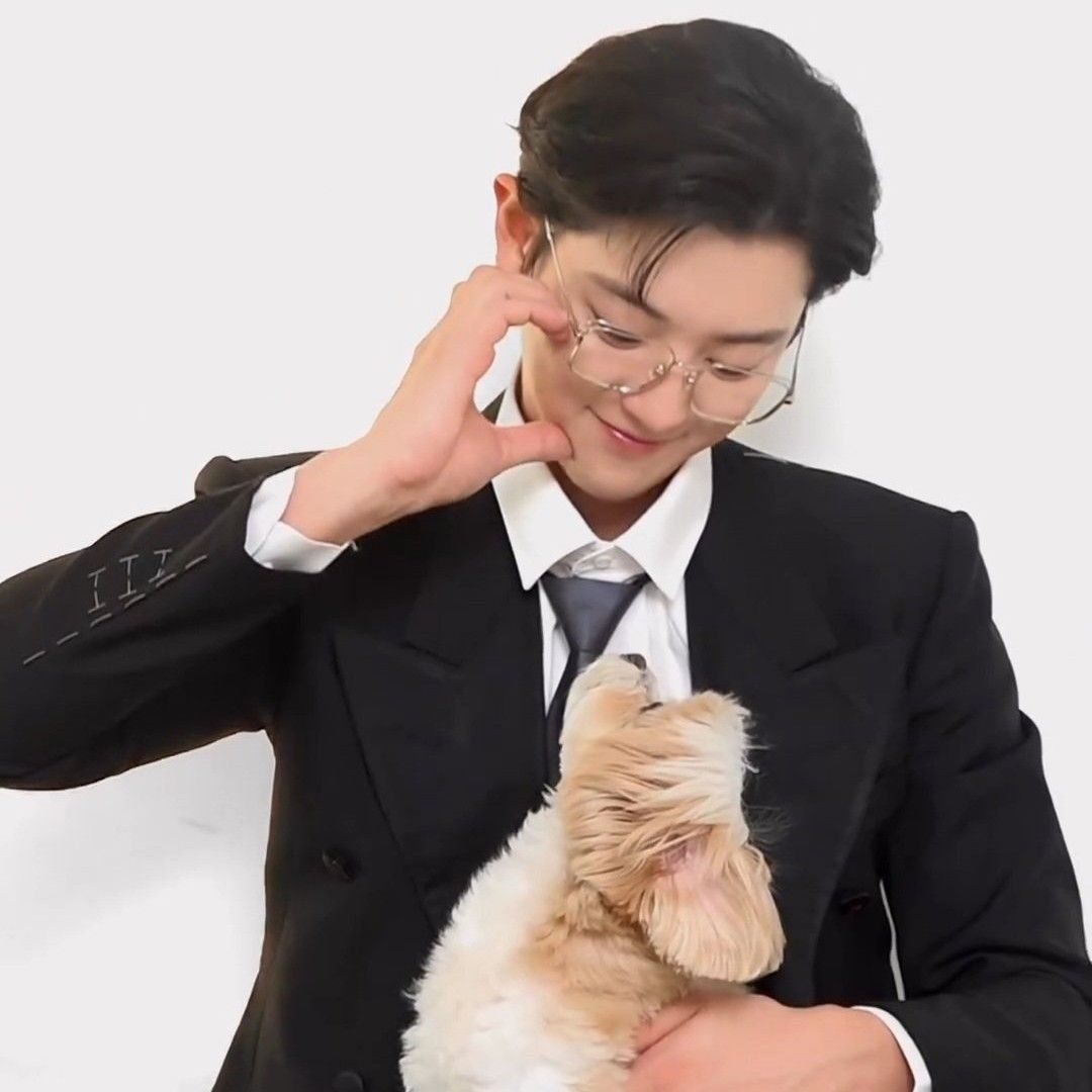 Latest photo of Chanyeol (EXO)