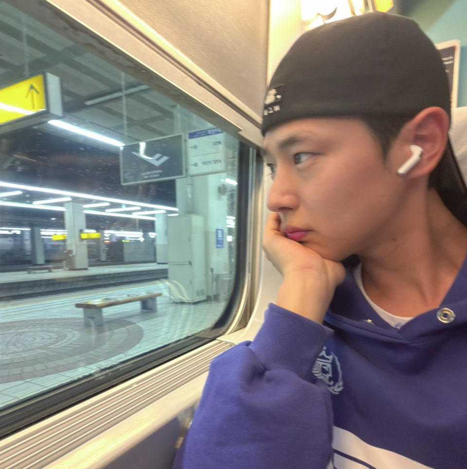 A moment captured by Choi Byungchan's fan