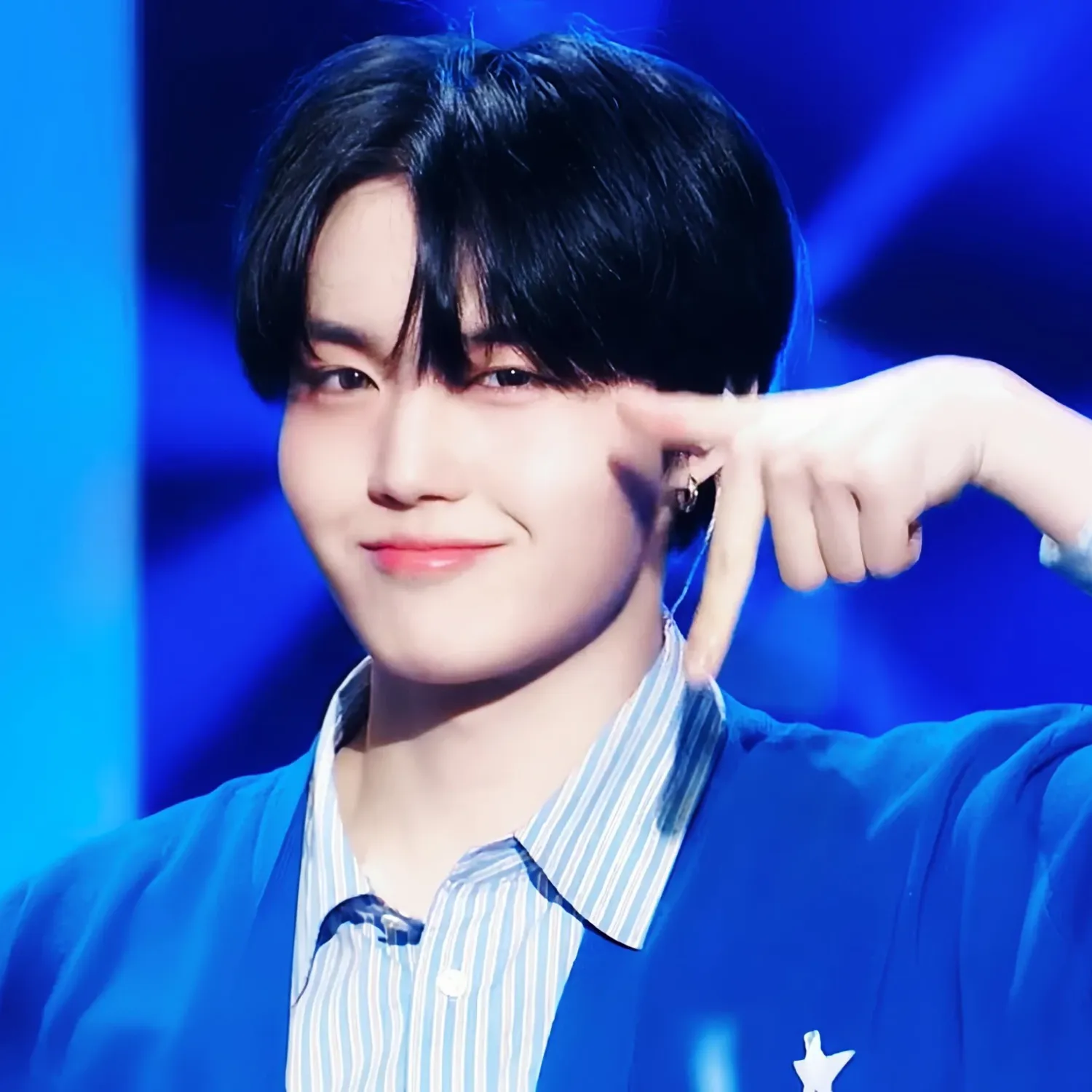 Recent activity shot of Doyoung (TREASURE)