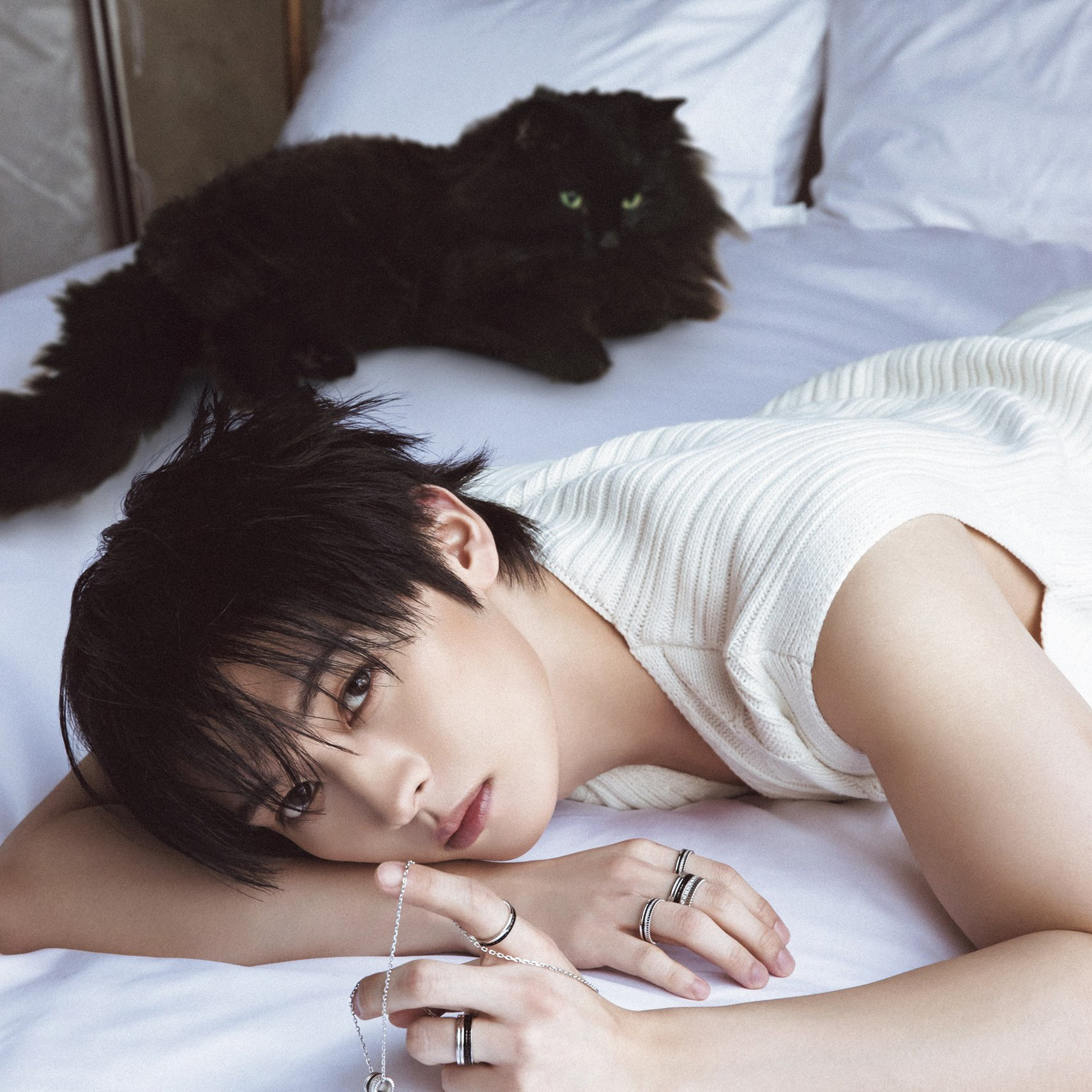 Behind-the-scenes cut of Lee Know (Stray Kids)