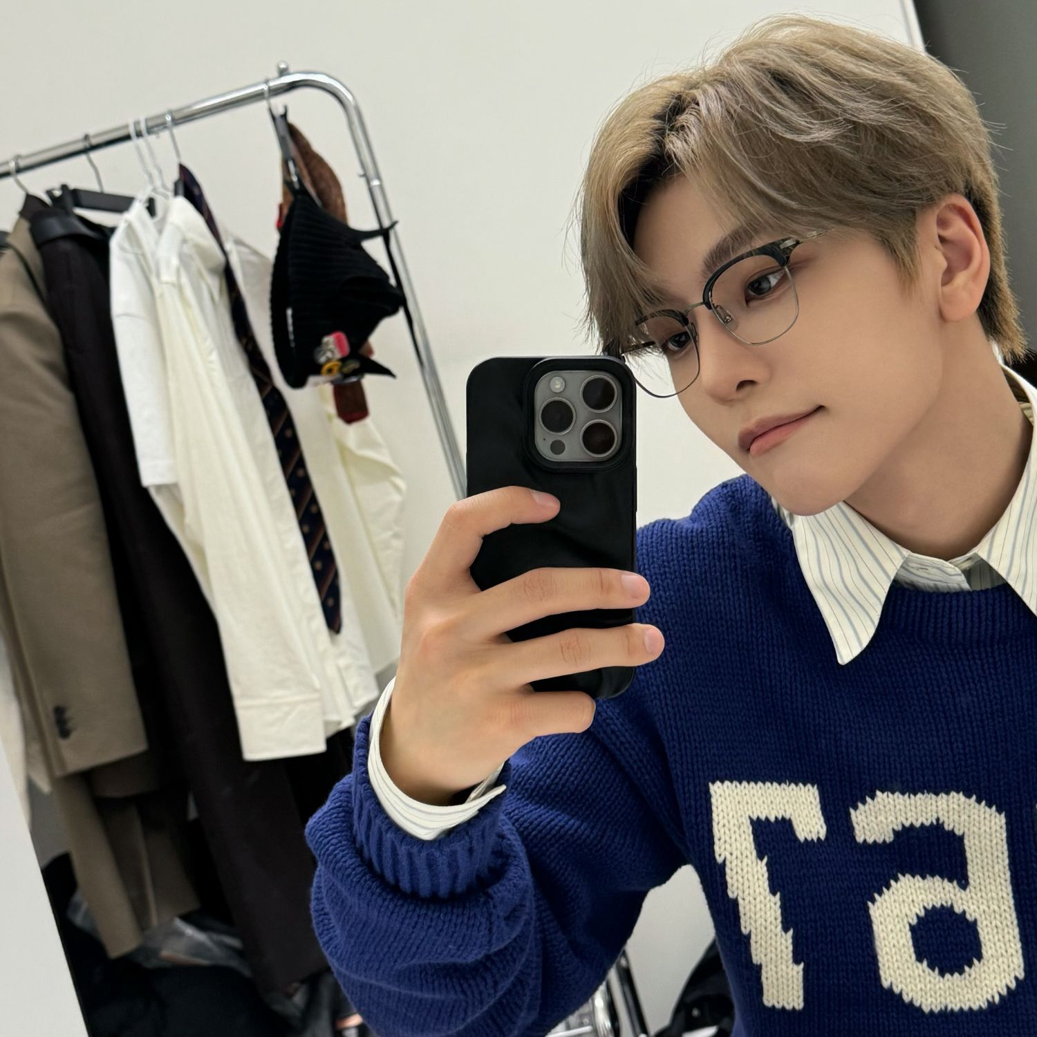 A moment captured by He Xinlong (ALPHA DRIVE ONE)'s fan