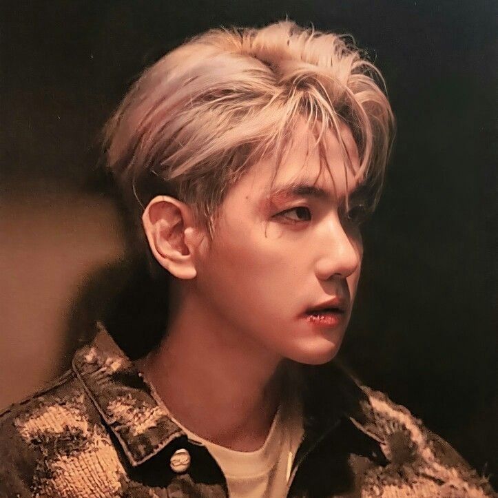 백현 (EXO)의 최신 사진