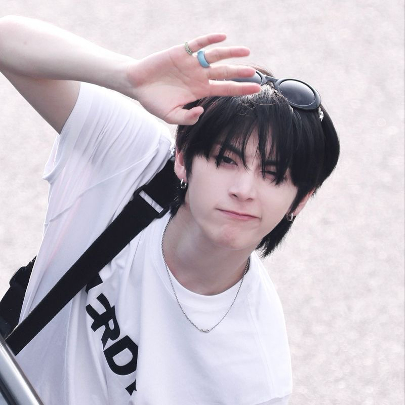 Behind-the-scenes cut of Taesan (BOYNEXTDOOR)