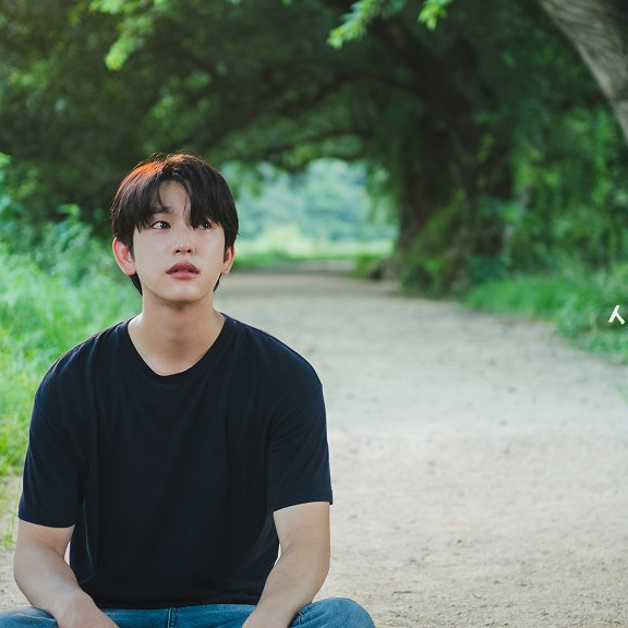 Latest photo of Jinyoung (GOT7)