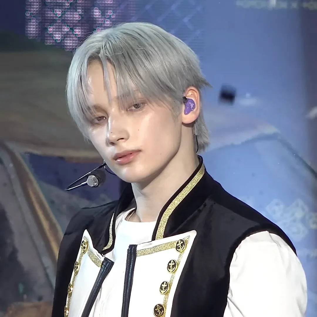 휴닝카이 (투모로우바이투게더)의 비하인드 컷