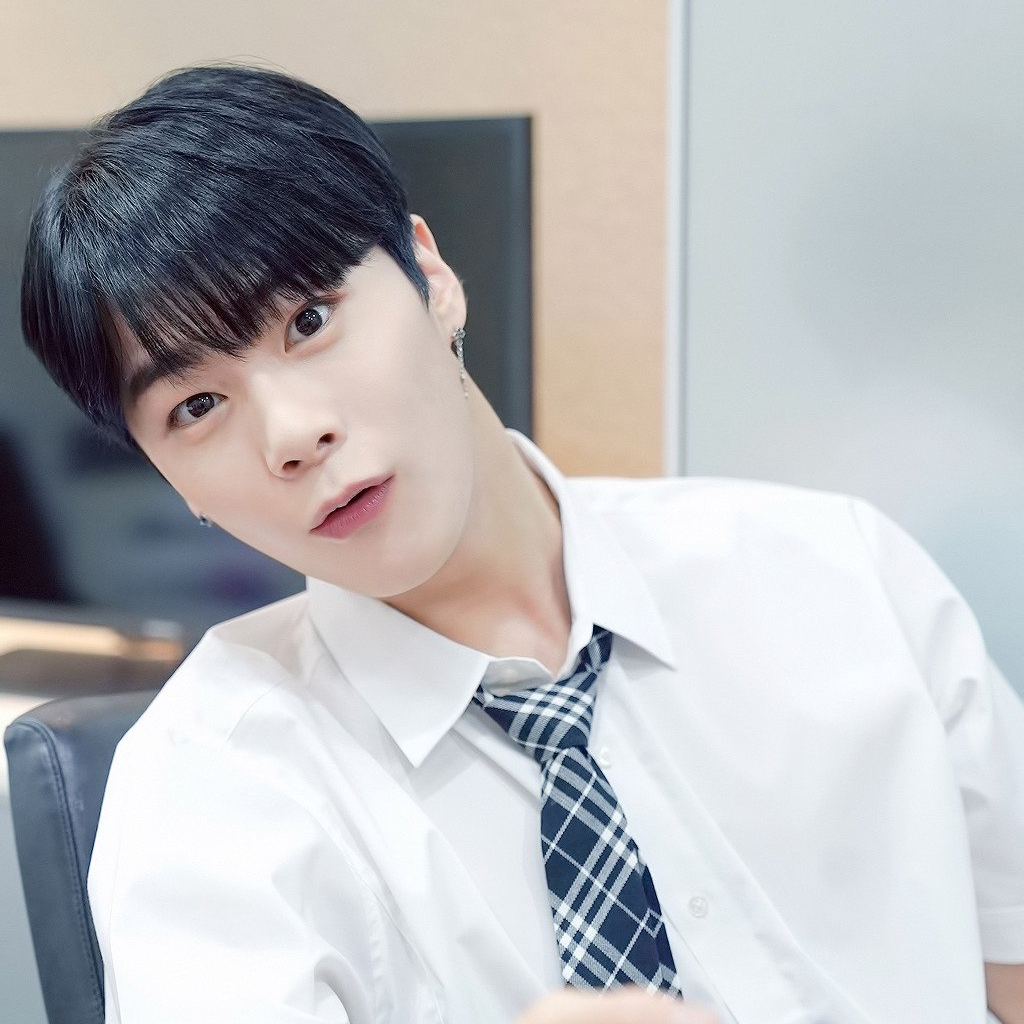 Behind-the-scenes cut of Moonbin (ASTRO)
