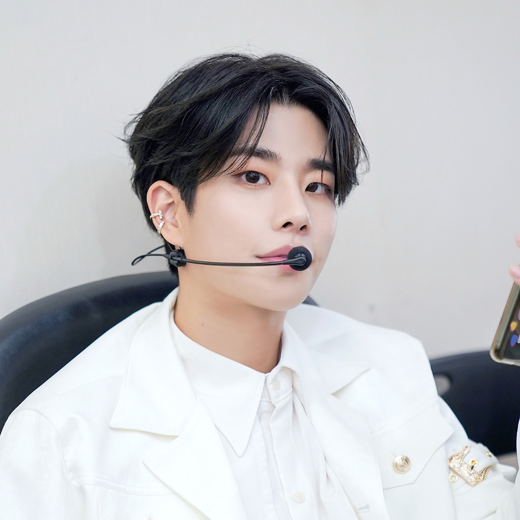 Foto aktivitas terbaru ASTRO