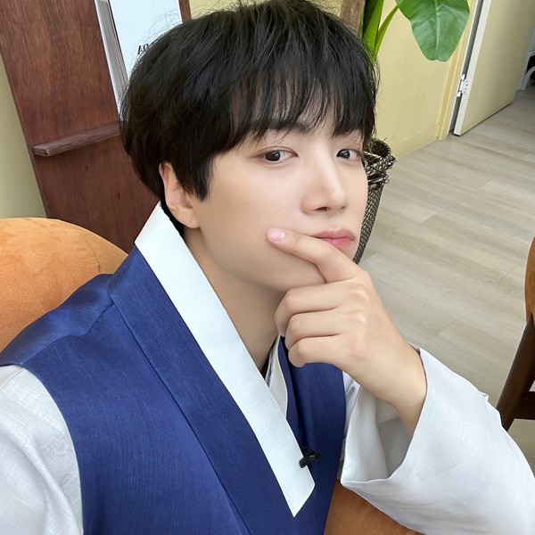 Signature photo of Kim Jonghyeon capturing their charm