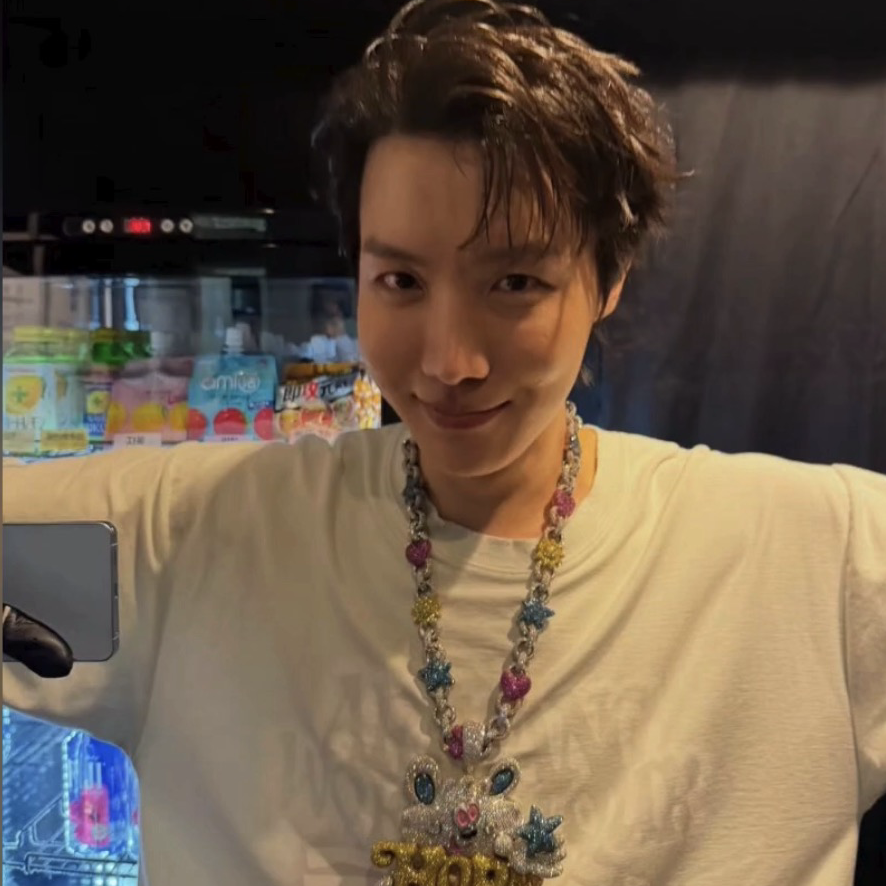 제이홉 (방탄소년단) 최근 활동샷