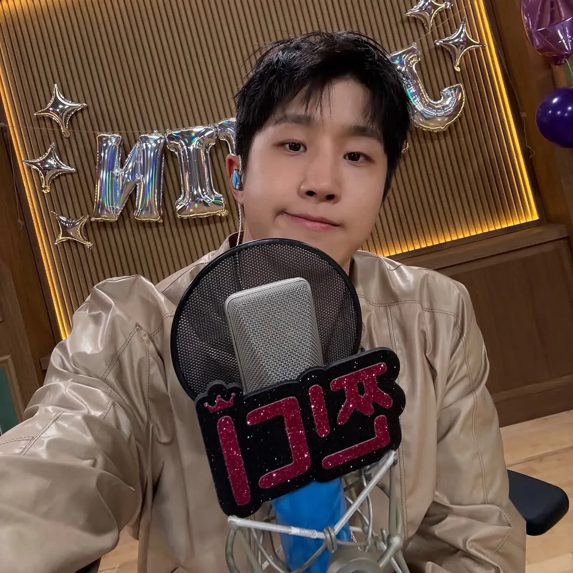 Foto terbaru Jinjin (ASTRO)