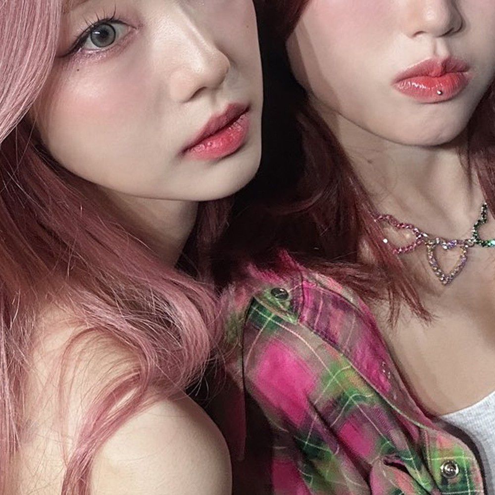 A moment captured by Loossemble's fan