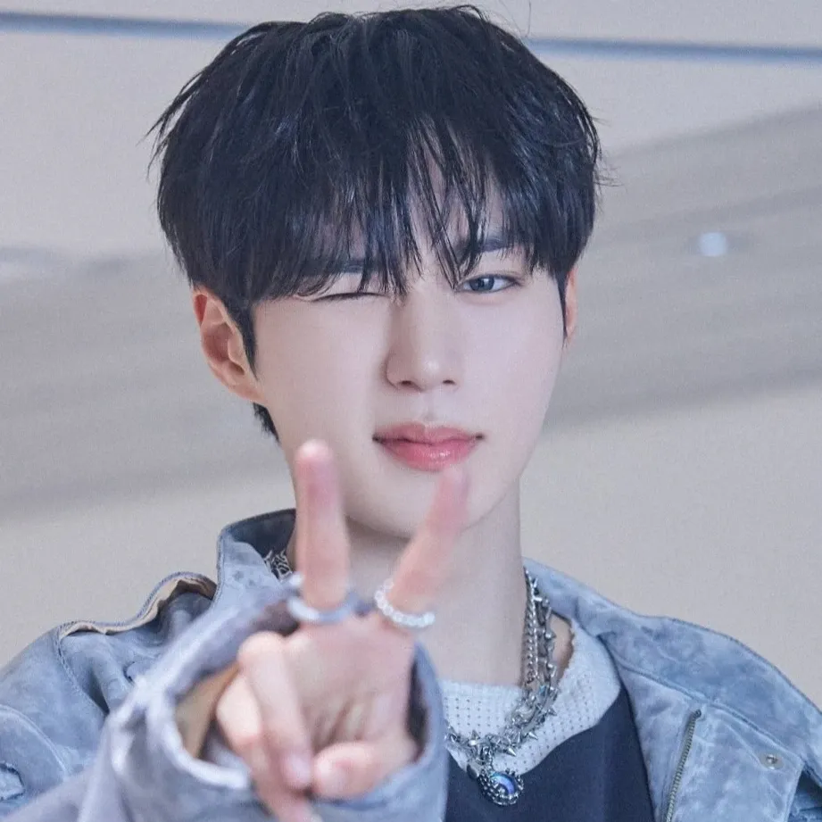 Recent activity shot of Kim Junseo (ALPHA DRIVE ONE)