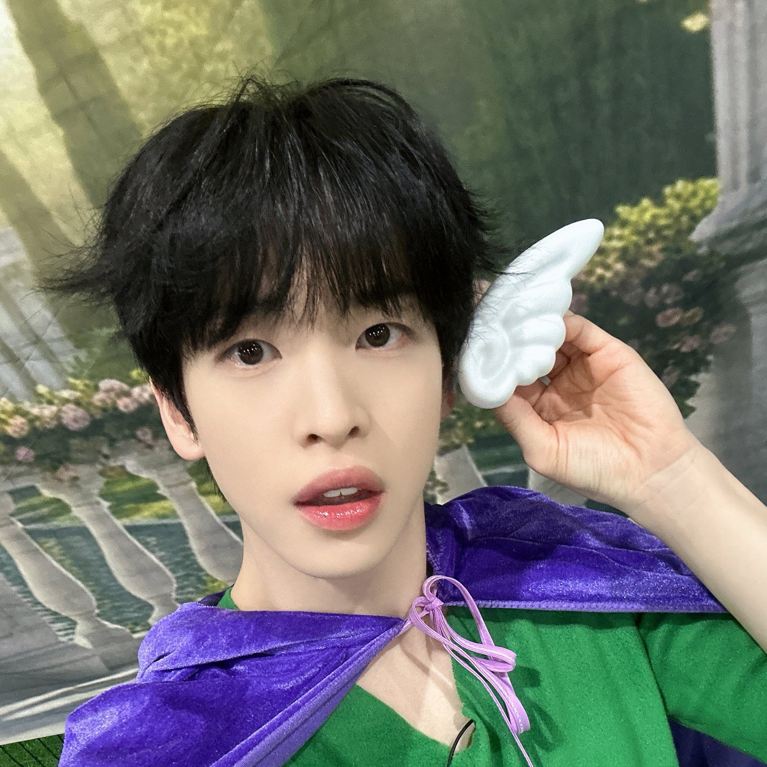 Recent activity shot of Allen (CRAVITY)