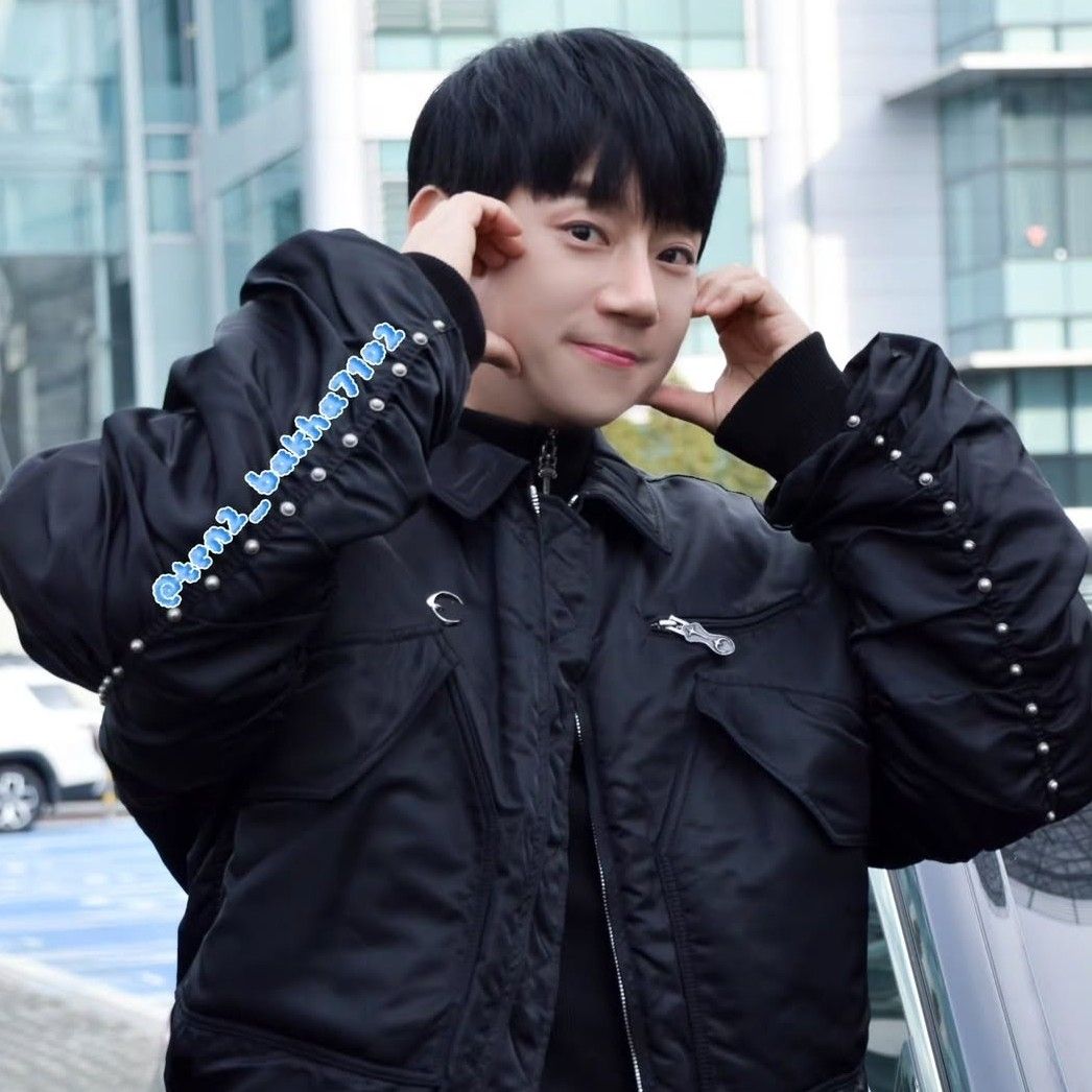 ファン・チヨルの最近の活動写真