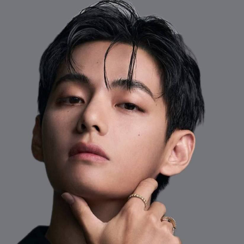 Latest photo of V (BTS)