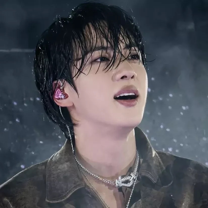 Behind-the-scenes cut of Jin (BTS)