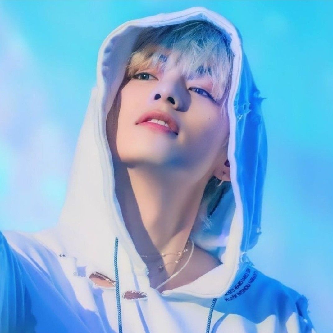 뷔 (방탄소년단) 최근 활동샷