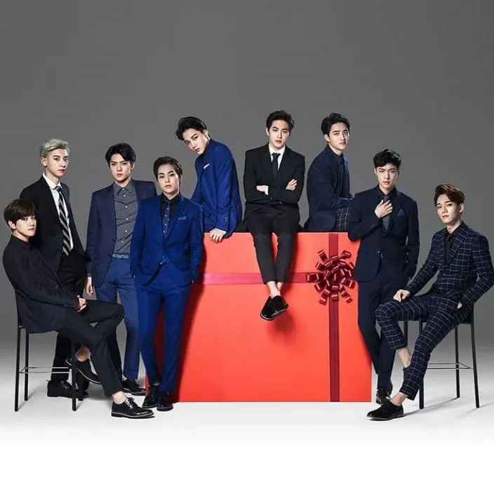 Latest photo of EXO