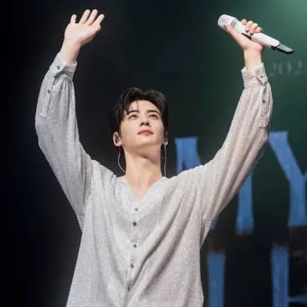 Latest photo of Eunwoo (ASTRO)