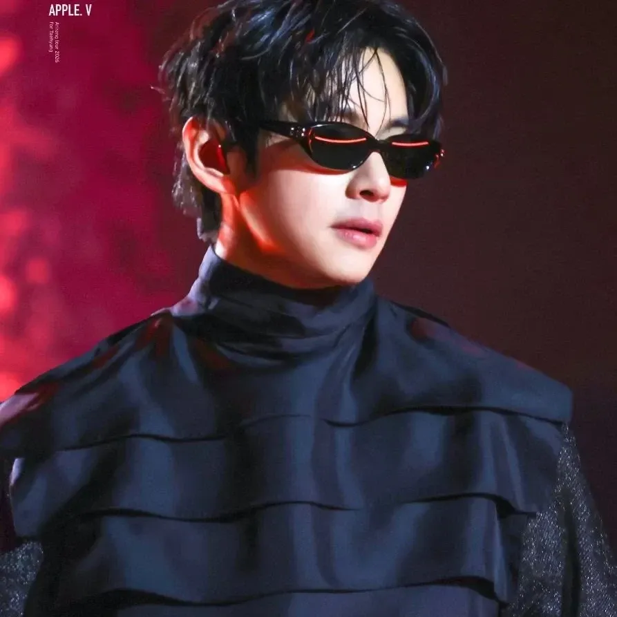 뷔 (방탄소년단)의 비하인드 컷