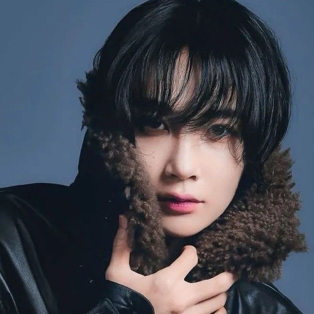 Recent activity shot of Jeonghan (SEVENTEEN)