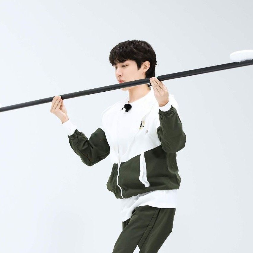 J-hope (防弹少年团)的幕后花絮