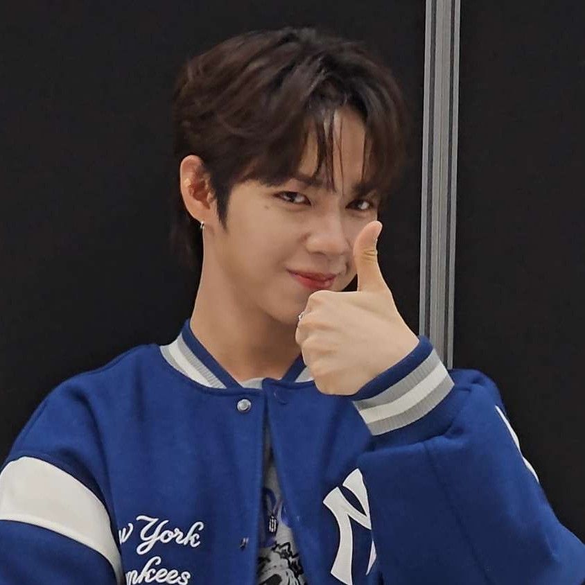 Latest photo of JL (AHOF)