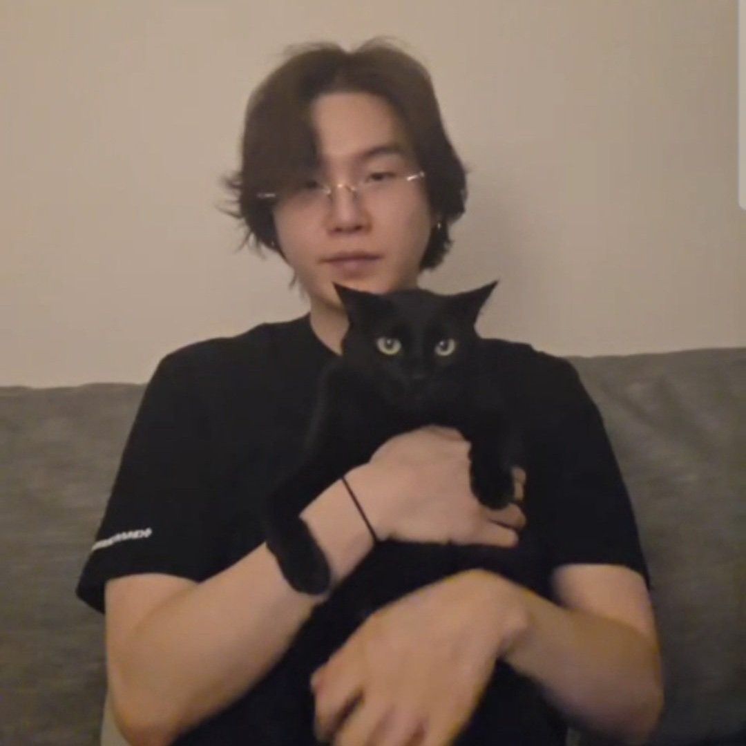 SUGA (BTS)の舞台裏ショット