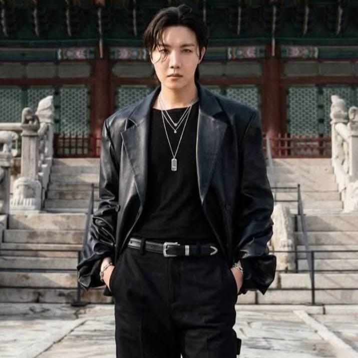 Foto terbaru j-hope (BTS)