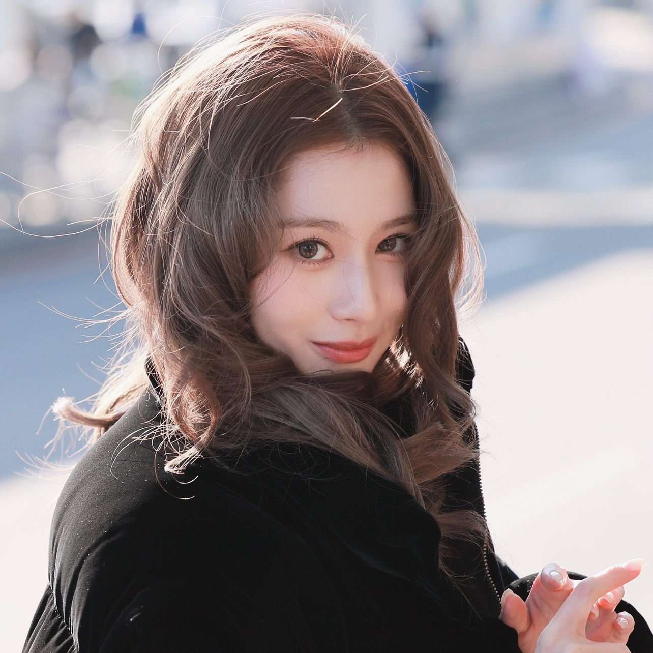 Latest photo of Sana (TWICE)