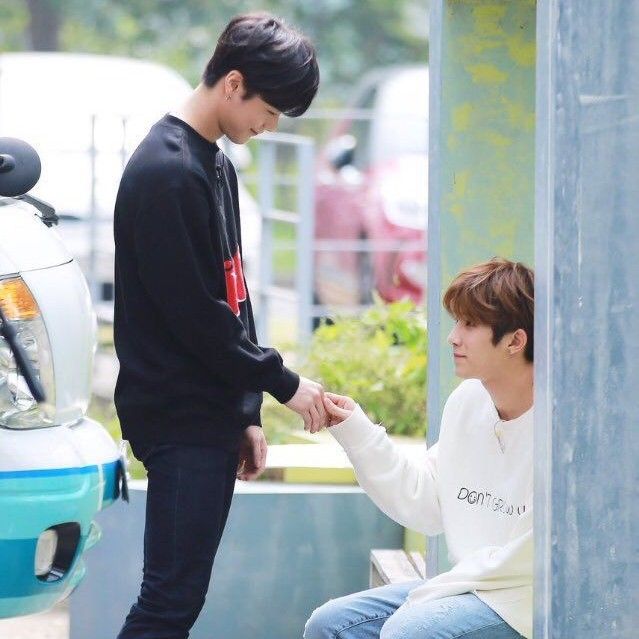 Behind-the-scenes cut of Jinjin (ASTRO)