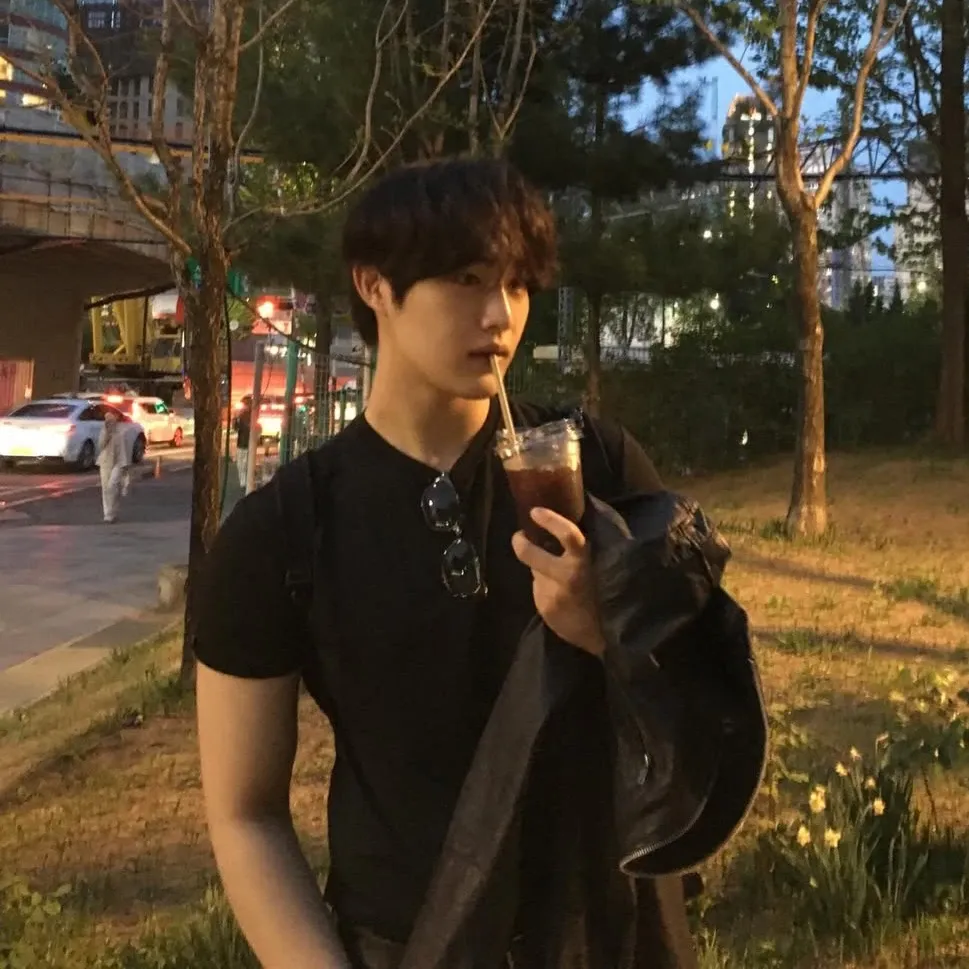 A moment captured by Hyunsuk's fan