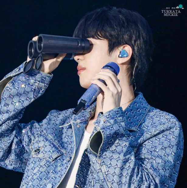 Foto aktivitas terbaru Jin (BTS)