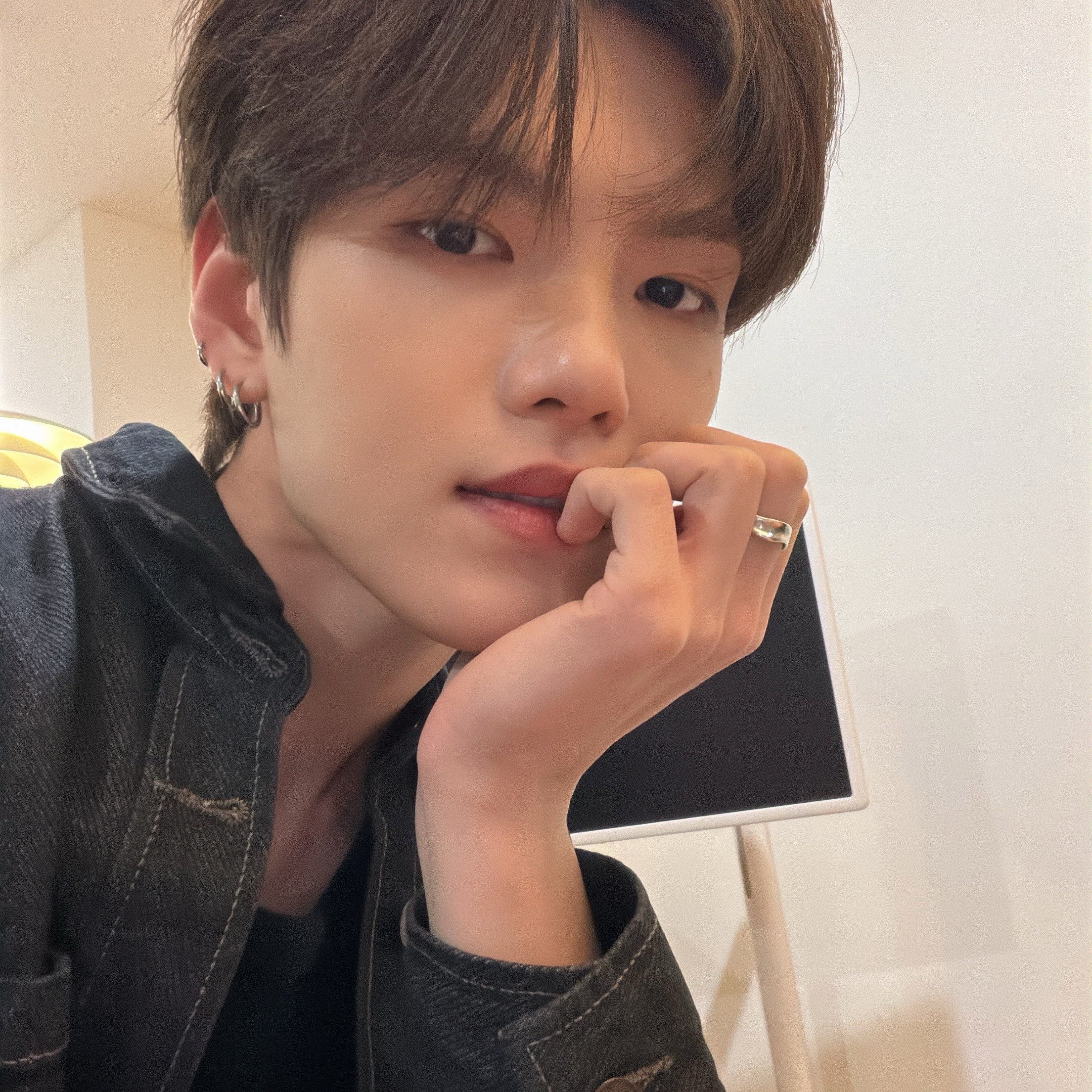 Recent activity shot of Gyehyeon (VERIVERY)
