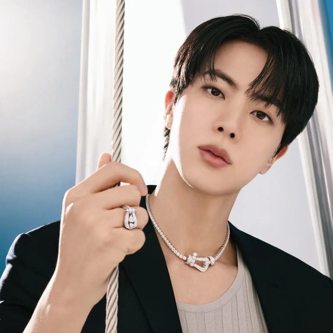 Foto terbaru Jin (BTS)