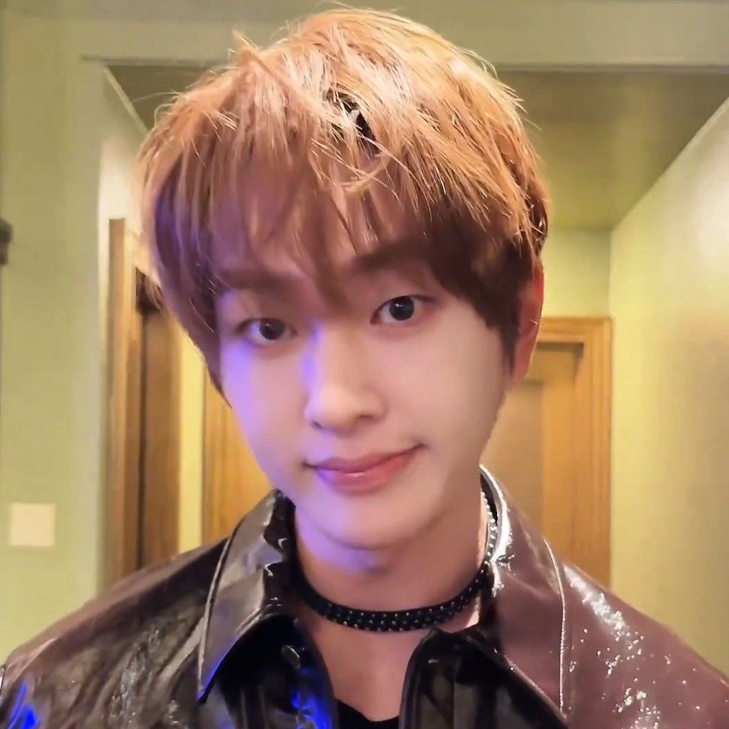 Behind-the-scenes cut of Onew (SHINee)