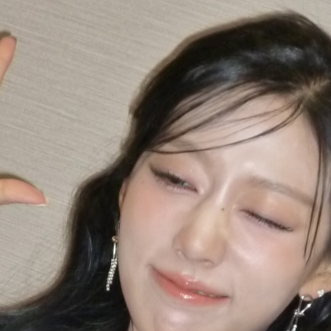 Recent activity shot of Jeong Yein (Lovelyz)