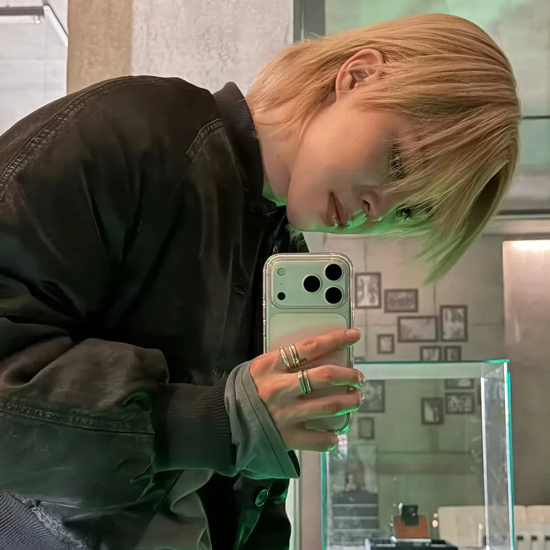 Foto aktivitas terbaru Jimin (BTS)