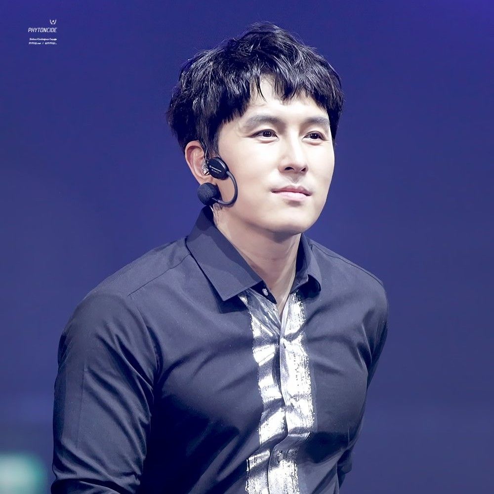Behind-the-scenes cut of Kim Dongwan (SHINHWA)