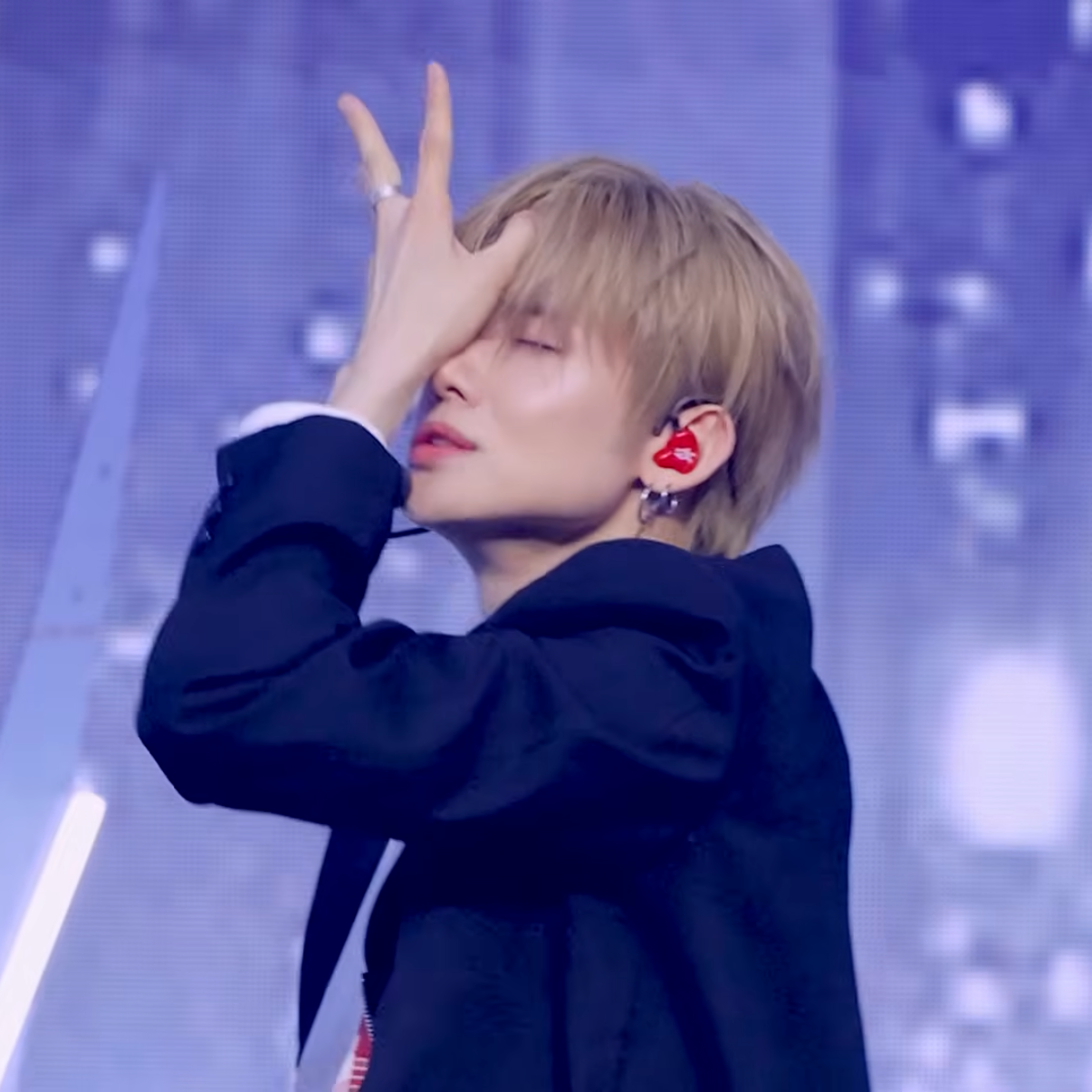 Foto aktivitas terbaru Yeonjun (TOMORROW X TOGETHER)