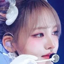 Behind-the-scenes cut of LIZ (IVE)