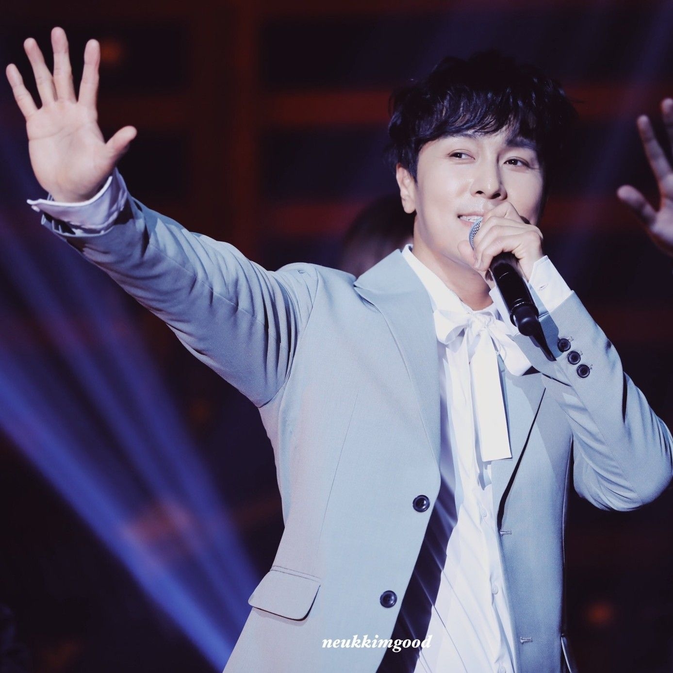 Behind-the-scenes cut of Kim Dongwan (SHINHWA)